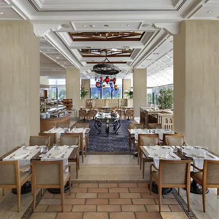 ホテル ヒルトン イスタンブル ボスポラス イスタンブール