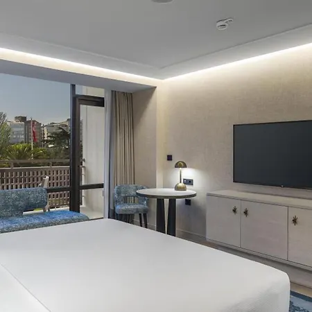 Hilton Bosphorus 5*